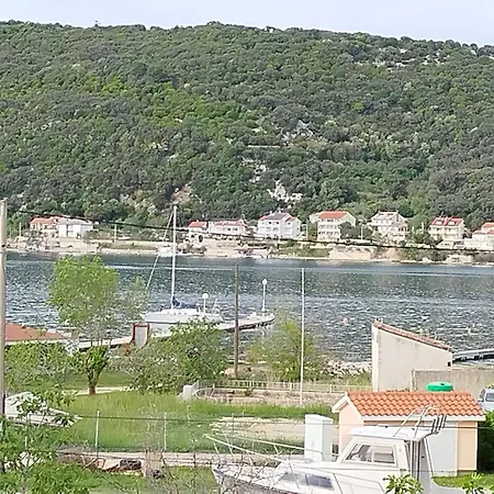 Διαμέρισμα Ana *