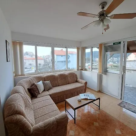 Apartment Ana *