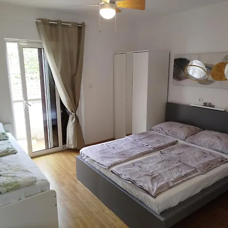 Ana Apartment *