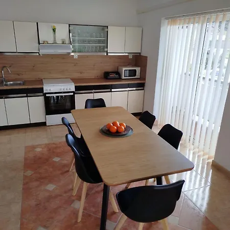 Apartment Ana Rab Town