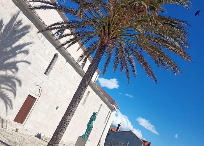 Ana Rab Town